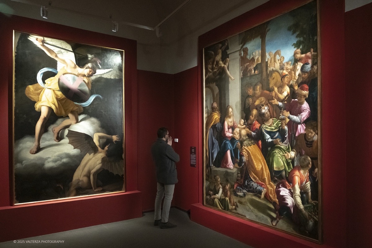 _DSF0243.jpg - 22/11720'25. Torino. Dal 22 novembre 2025 al 3 maggio 2026, le Sale Chiablese dei Musei Reali di Torino ospitano una mostra dedicata a Orazio Gentileschi (Pisa, 1563 â€“ Londra, 1639), uno dei piÃ¹ importanti artisti italiani del Seicento, la cui straordinaria qualitÃ  pittorica fu premiata da un successo in vita pari a quello di Caravaggio, Rubens e Van Dyck. Nella foto in visita alla mostra