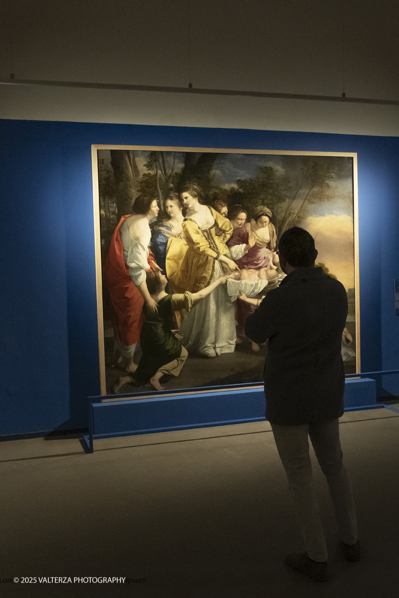 _DSF0401.jpg - 22/11720'25. Torino. Dal 22 novembre 2025 al 3 maggio 2026, le Sale Chiablese dei Musei Reali di Torino ospitano una mostra dedicata a Orazio Gentileschi (Pisa, 1563 â€“ Londra, 1639), uno dei piÃ¹ importanti artisti italiani del Seicento, la cui straordinaria qualitÃ  pittorica fu premiata da un successo in vita pari a quello di Caravaggio, Rubens e Van Dyck. Nella foto in visita alla mostra