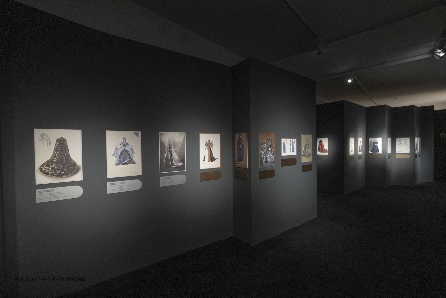 _DSF9657.jpg - 17/04/2026. Torino.  In mostra abiti che hanno definito l'immagine delle regine nel cinema e nel teatro. Nella foto collezione di disegni di abiti in esposizione