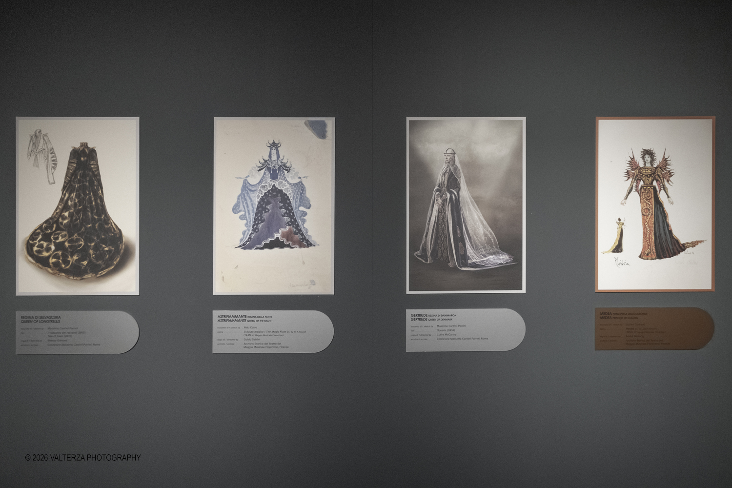 _DSF9670.jpg - 17/04/2026. Torino.  In mostra abiti che hanno definito l'immagine delle regine nel cinema e nel teatro. Nella foto collezione di disegni di abiti in esposizione