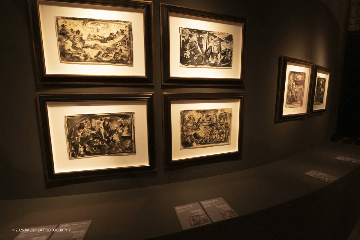 _DSF9823.jpg - 17/09/2025. Torino. Tintoretto Ã¨ stato fondativo per la formazione artistica di Vedova e la mostra sottolinea l'impeto e la forza dell'articolato rapporto che lega i due artisti. Nella foto parte dell'allestimento della mostra