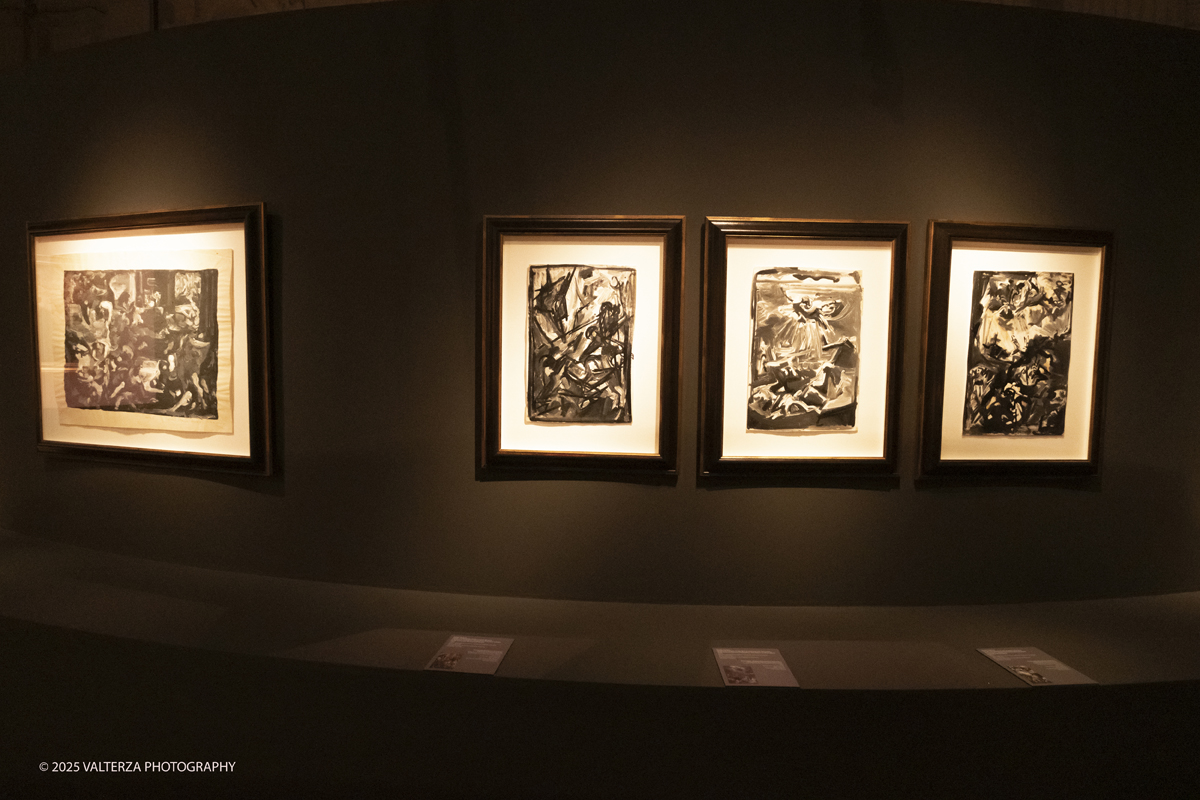 _DSF9827.jpg - 17/09/2025. Torino. Tintoretto Ã¨ stato fondativo per la formazione artistica di Vedova e la mostra sottolinea l'impeto e la forza dell'articolato rapporto che lega i due artisti. Nella foto parte dell'allestimento della mostra