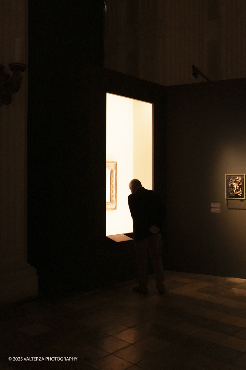 _DSF9859.jpg - 17/09/2025. Torino. Tintoretto Ã¨ stato fondativo per la formazione artistica di Vedova e la mostra sottolinea l'impeto e la forza dell'articolato rapporto che lega i due artisti. Nella foto in visita alla mostra.