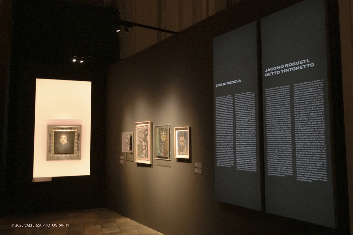 _DSF9898.jpg - 17/09/2025. Torino. Tintoretto Ã¨ stato fondativo per la formazione artistica di Vedova e la mostra sottolinea l'impeto e la forza dell'articolato rapporto che lega i due artisti. Nella foto parte dell'allestimento della mostra
