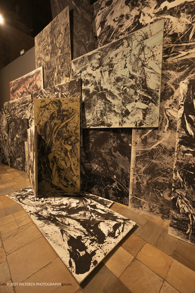 _DSF9913.jpg - 17/09/2025. Torino. Tintoretto Ã¨ stato fondativo per la formazione artistica di Vedova e la mostra sottolinea l'impeto e la forza dell'articolato rapporto che lega i due artisti. Nella foto parte dell'allestimento della mostra