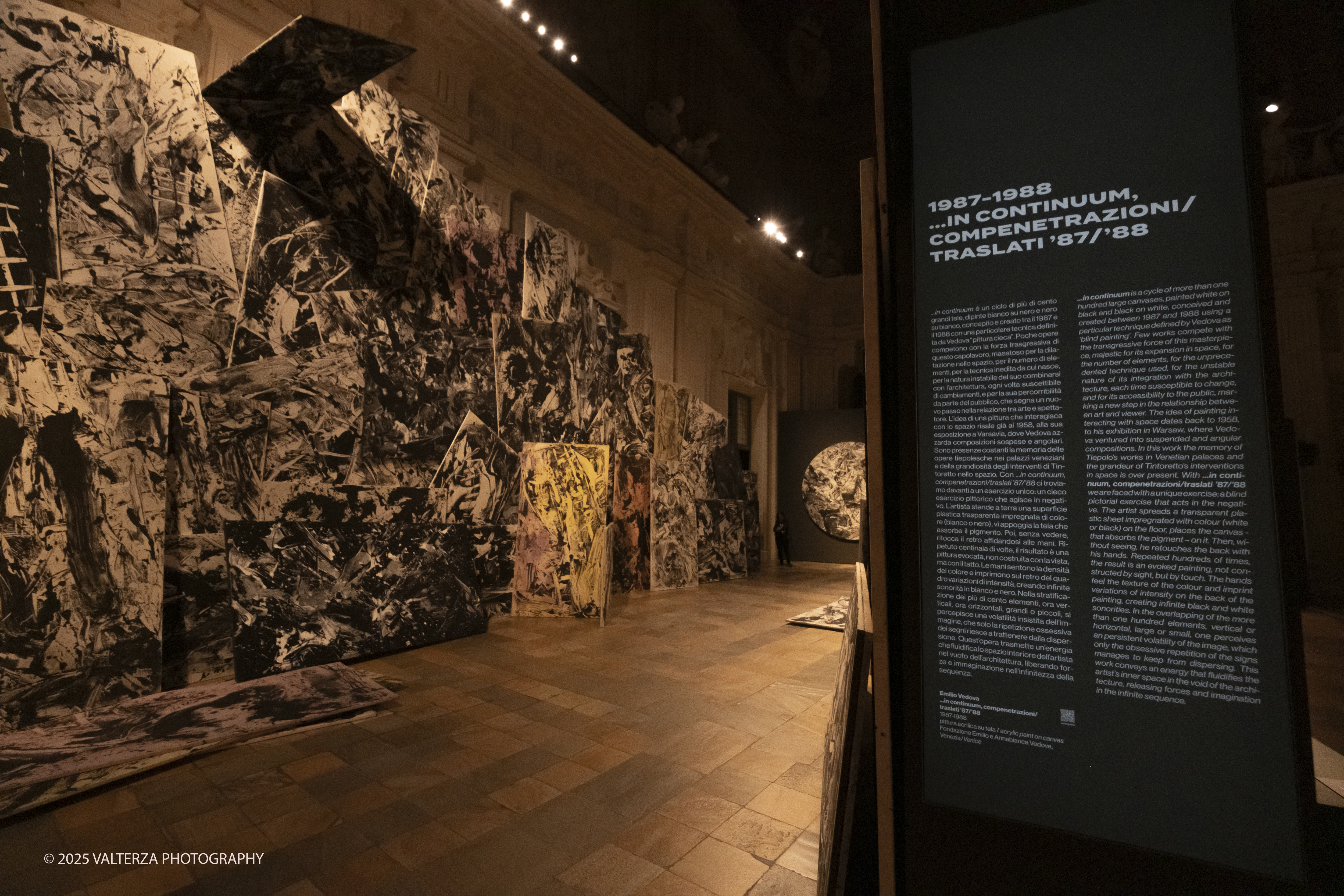 _DSF9928.jpg - 17/09/2025. Torino. Tintoretto Ã¨ stato fondativo per la formazione artistica di Vedova e la mostra sottolinea l'impeto e la forza dell'articolato rapporto che lega i due artisti. Nella foto parte dell'allestimento della mostra