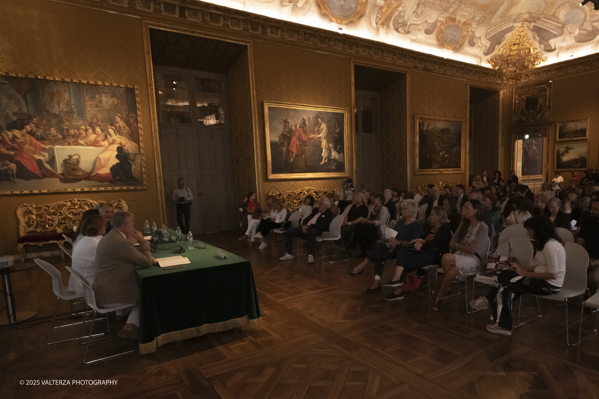 _DSF9935.jpg - 17/09/2025. Torino. Tintoretto è stato fondativo per la formazione artistica di Vedova e la mostra sottolinea l'impeto e la forza dell'articolato rapporto che lega i due artisti. Nella foto un momento della presentazione della mostra
