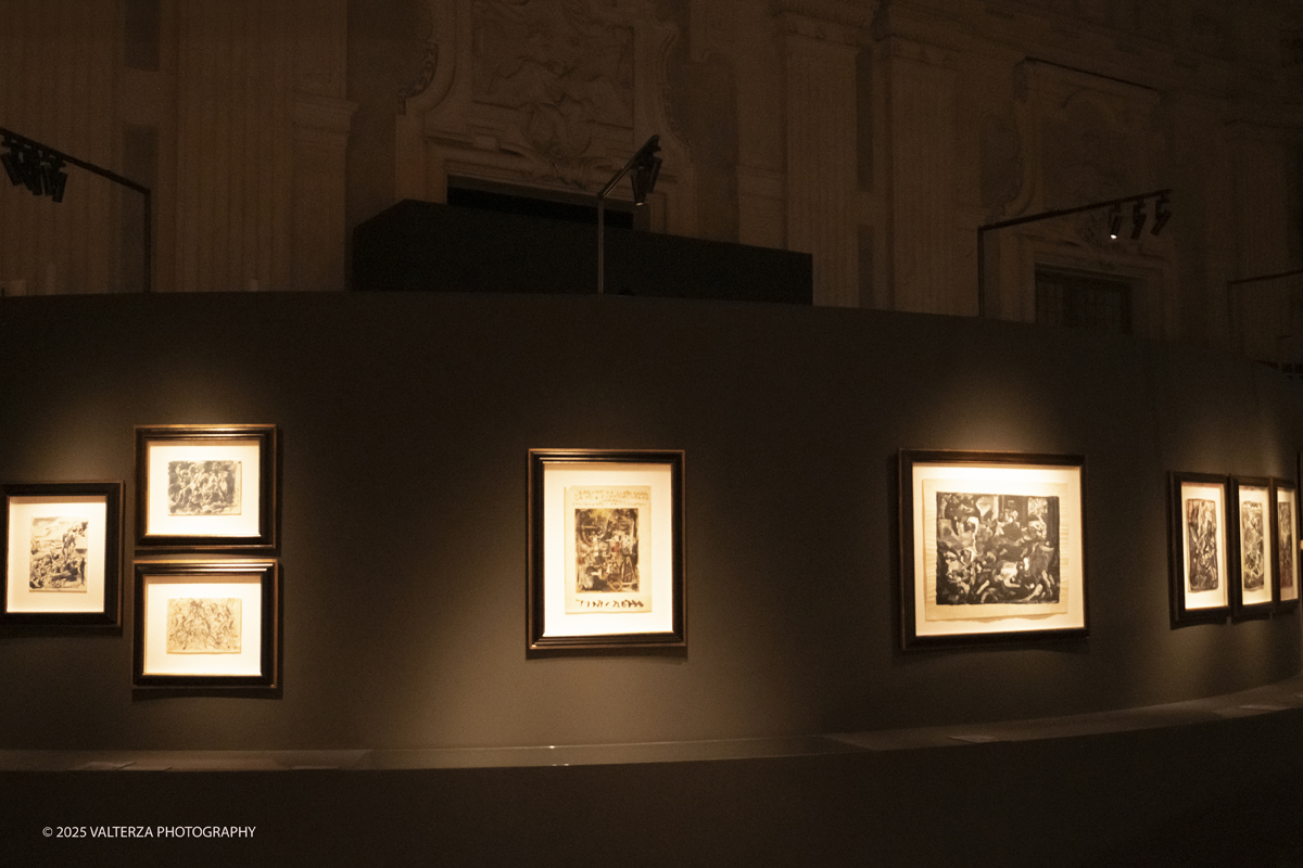 _DSF9953.jpg - 17/09/2025. Torino. Tintoretto Ã¨ stato fondativo per la formazione artistica di Vedova e la mostra sottolinea l'impeto e la forza dell'articolato rapporto che lega i due artisti. Nella foto parte dell'allestimento della mostra