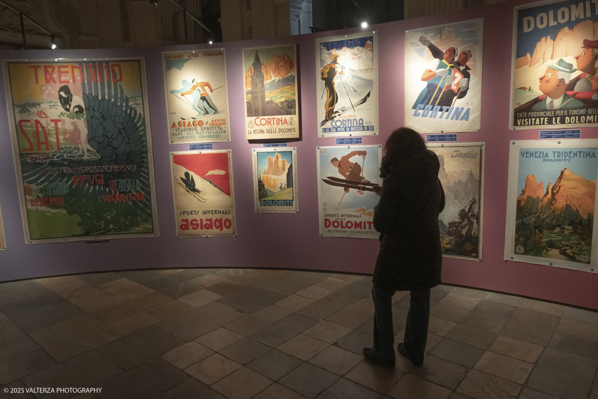 _DSF5917.jpg - Italy, February 12, 2025. Palazzo Madama â€“ Museo Civico d'Arte Antica di Torino presents the exhibition â€œVisitate lâ€™Italia! Promozione e PubblicitÃ  Turistica 1900-1950â€�, an unpublished story on the history of Italian tourism promotion.  Visitor at the exhibition