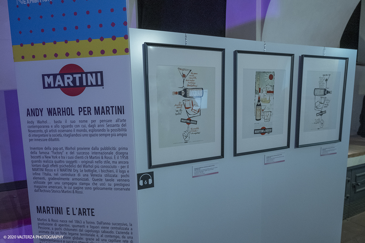 _DSF8484.jpg - 23/10/2020.Torino. Per la prima volta a Torino, unâ€™esposizione unica che raccoglie oltre settanta opere ufficiali: fotografie, serigrafie, litografie, stampe, acetati, ricostruzioni fedeli degli ambienti e dei prodotti che Warhol amava e da cui traeva ispirazione. Nella foto lavori di Andy Warhol per Martini e Rossi aGli inizi della carriera 1958-1962