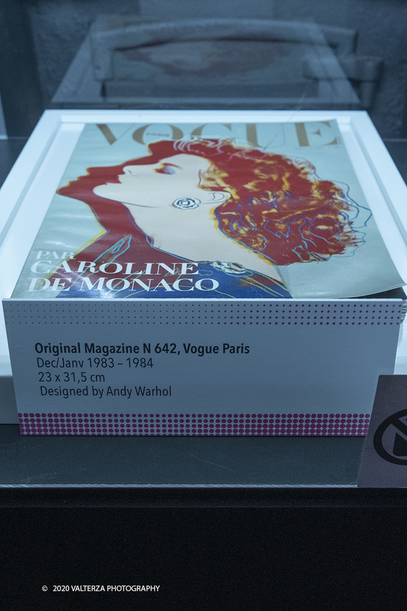_DSF8514.jpg - 23/10/2020.Torino. Per la prima volta a Torino, unâ€™esposizione unica che raccoglie oltre settanta opere ufficiali: fotografie, serigrafie, litografie, stampe, acetati, ricostruzioni fedeli degli ambienti e dei prodotti che Warhol amava e da cui traeva ispirazione. Nella foto copertiina di Vogue di Andy Warhol