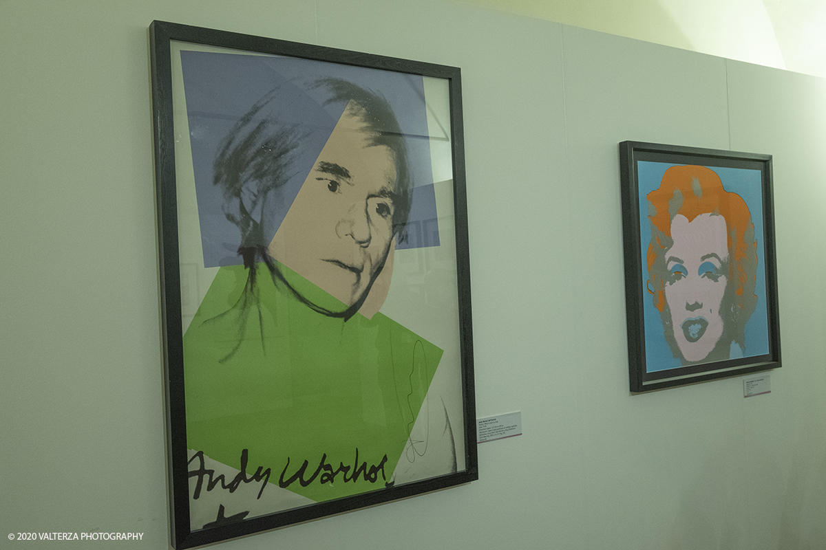 _DSF8751.jpg - 23/10/2020.Torino. Per la prima volta a Torino, unâ€™esposizione unica che raccoglie oltre settanta opere ufficiali: fotografie, serigrafie, litografie, stampe, acetati, ricostruzioni fedeli degli ambienti e dei prodotti che Warhol amava e da cui traeva ispirazione. Nella foto autoritratto di Andy Warhol 1978
