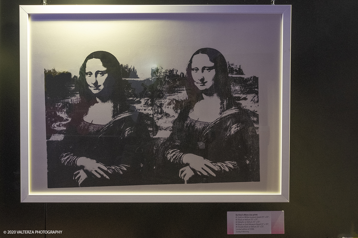 _DSF9014.jpg - 23/10/2020.Torino. Per la prima volta a Torino, unâ€™esposizione unica che raccoglie oltre settanta opere ufficiali: fotografie, serigrafie, litografie, stampe, acetati, ricostruzioni fedeli degli ambienti e dei prodotti che Warhol amava e da cui traeva ispirazione. Nella foto riproduzioni multiple della Gioconda