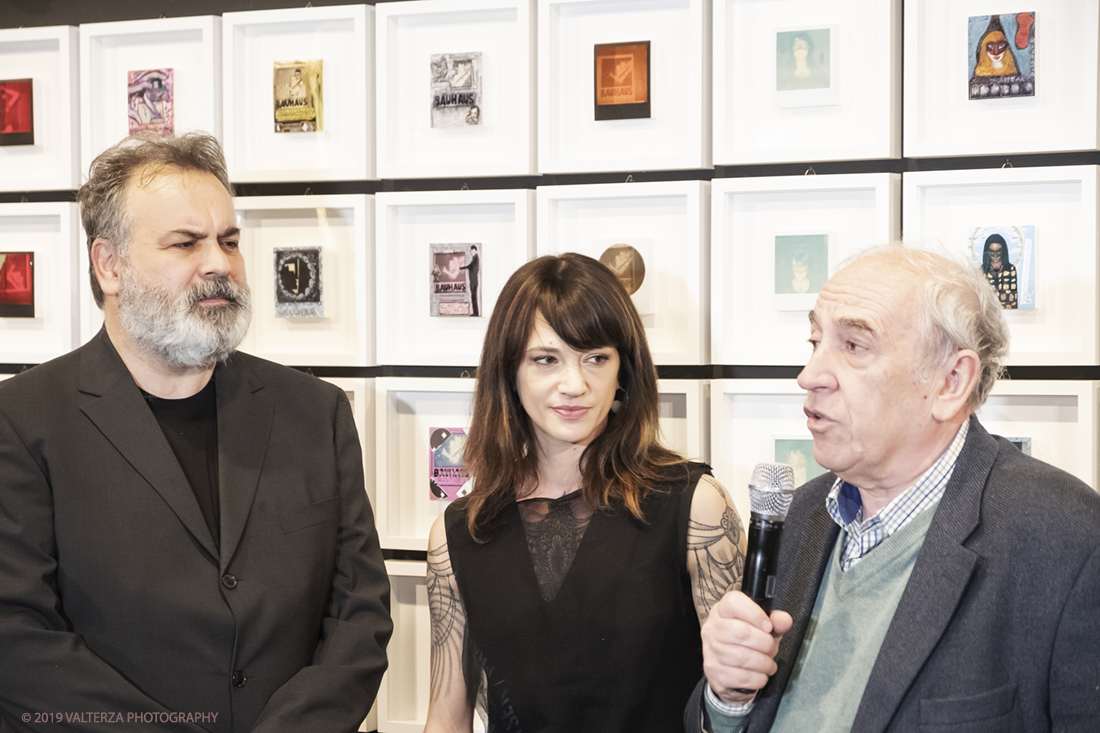 DSCF1547.jpg - 23/04/2019. Torino,  le fotografie realizzate  da Asia Argento esposte al Museo Nazionale del Cinema. Nella foto il Prtesidente del Museo Nazionale del Cinema Sergio Toffetti introduce i presenti all'opera di Asia Argento.