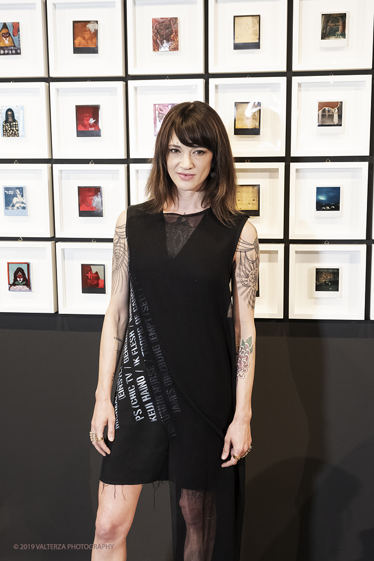 DSCF1689.jpg - 23/04/2019. Torino,  le fotografie realizzate  da Asia Argento esposte al Museo Nazionale del Cinema. Nella foto Asia Argento con parte delle sue Polaroid.