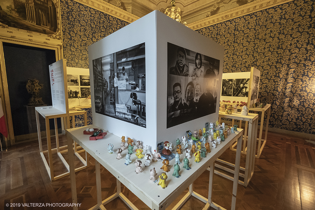 _DSF8297.jpg - 26/09/2019. Torino. In vista delle celebrazioni del 50Â° anniversario delle relazioni diplomatiche tra Italia e Cina, Graphic Days organizza â€“ allâ€™interno del programma In The City â€“ Casa Cina, un percorso espositivo che propone numerose opere di visual design dallâ€™alto valore qualitativo, sociale, e culturale. Gli autori delle opere sono artisti e graphic designer cinesi che coniugano tecniche tradizionali e innovative per raccontare la cultura visiva orientale reinterpretandola in chiave contemporanea. Nella foto sala dedicata al progetto Made in Italy di due artisti pugliesi Sano/Sano che indagano le comunitÃ  cinesi in Italia attraverso due forme d'arte; la ceramica e la fotografia.