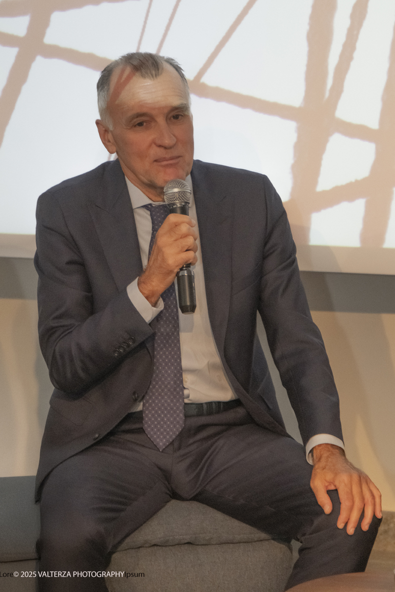 _DSF3485.jpg - 21/1072025. The Soul Trembles, la grande mostra monografica dedicata all’artista giapponese Chiharu Shiota arriva al MAO in anteprima nazionale - e per la prima volta in assoluto in un museo di arte asiatica. Nella foto il direttore del MAO e Curatore Davide Quadrio