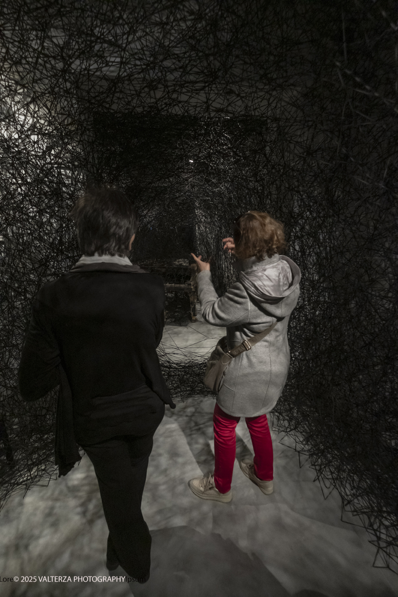 _DSF3629.jpg - 21/1072025. The Soul Trembles, la grande mostra monografica dedicata all’artista giapponese Chiharu Shiota arriva al MAO in anteprima nazionale - e per la prima volta in assoluto in un museo di arte asiatica. Nella foto in visita alla mostra