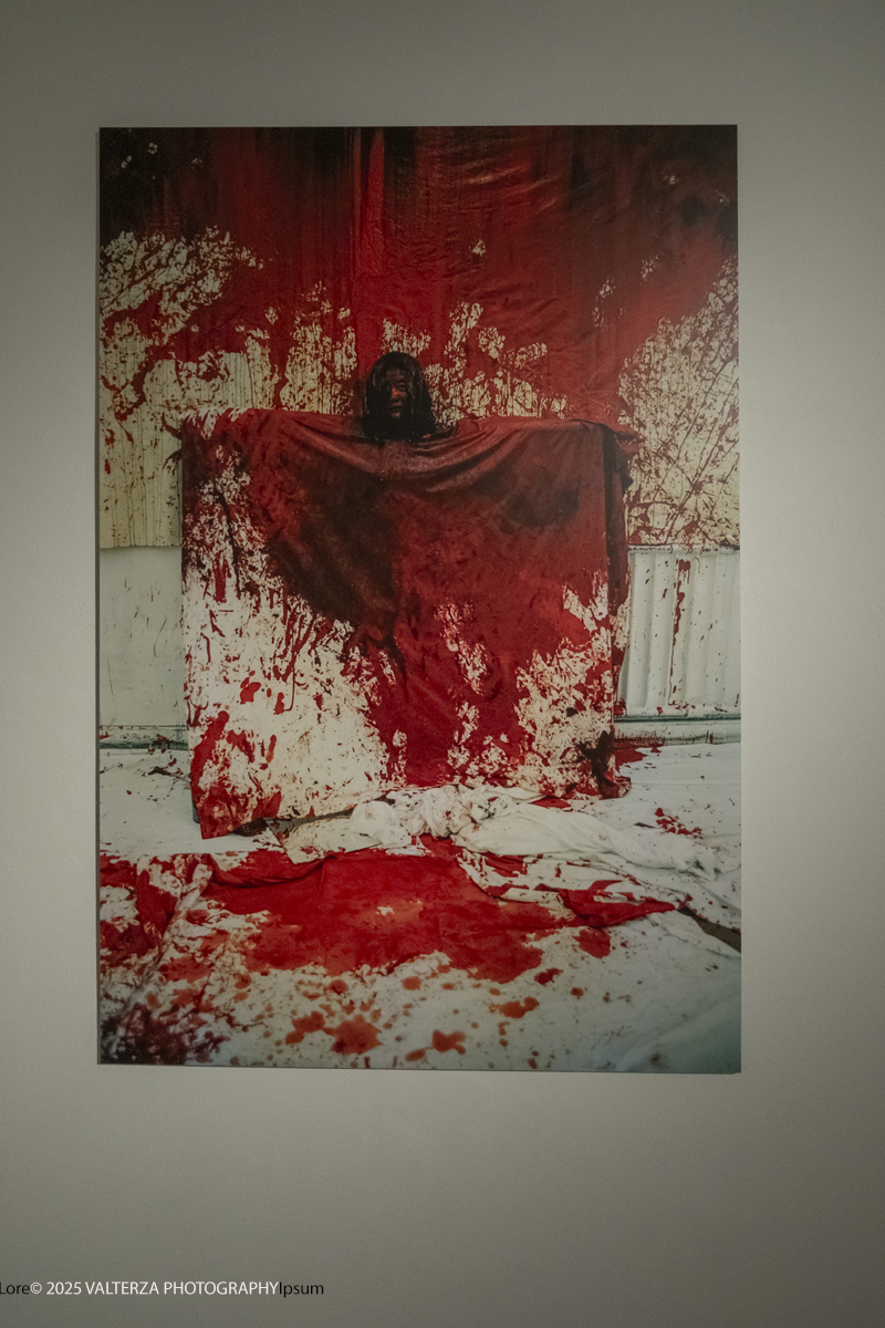 _DSF3689.jpg - 21/1072025. The Soul Trembles, la grande mostra monografica dedicata all’artista giapponese Chiharu Shiota arriva al MAO in anteprima nazionale - e per la prima volta in assoluto in un museo di arte asiatica. Nella foto opera diventare pittura 1994