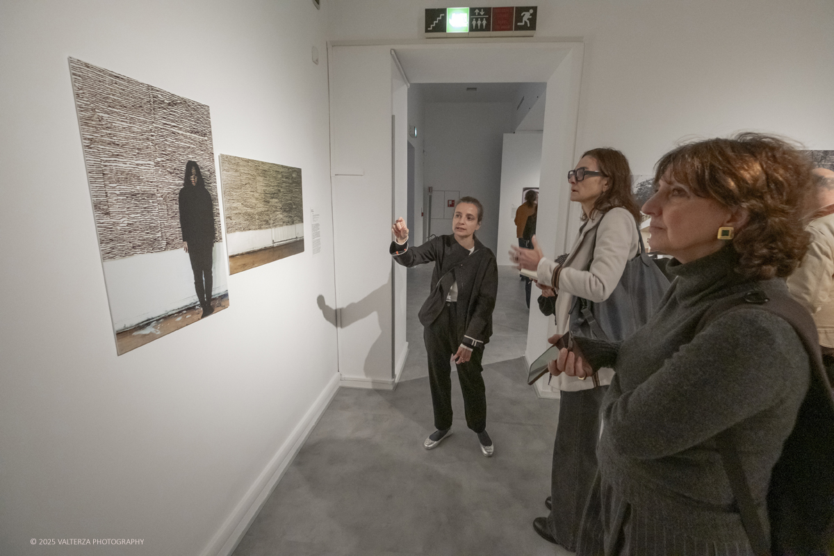 _DSF3711.jpg - 21/1072025. The Soul Trembles, la grande mostra monografica dedicata all’artista giapponese Chiharu Shiota arriva al MAO in anteprima nazionale - e per la prima volta in assoluto in un museo di arte asiatica. Nella foto in visita alla mostra