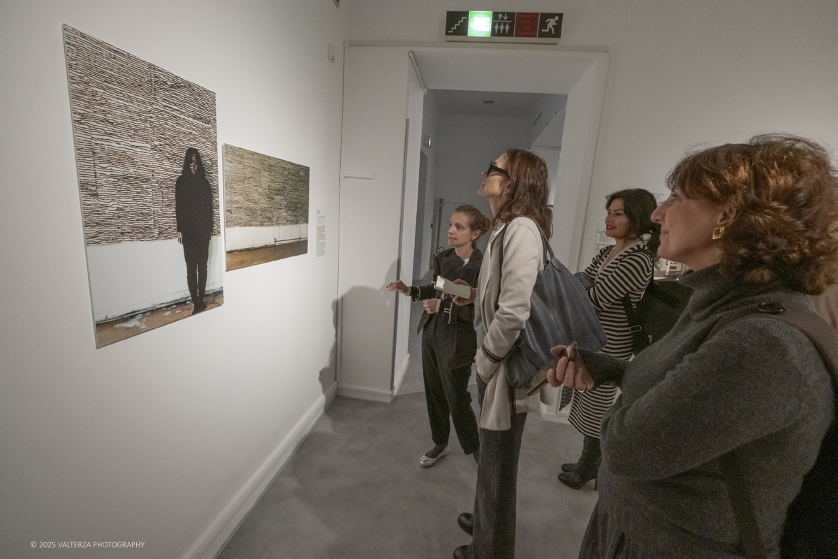 _DSF3716.jpg - 21/1072025. The Soul Trembles, la grande mostra monografica dedicata all’artista giapponese Chiharu Shiota arriva al MAO in anteprima nazionale - e per la prima volta in assoluto in un museo di arte asiatica. Nella foto in visita alla mostra