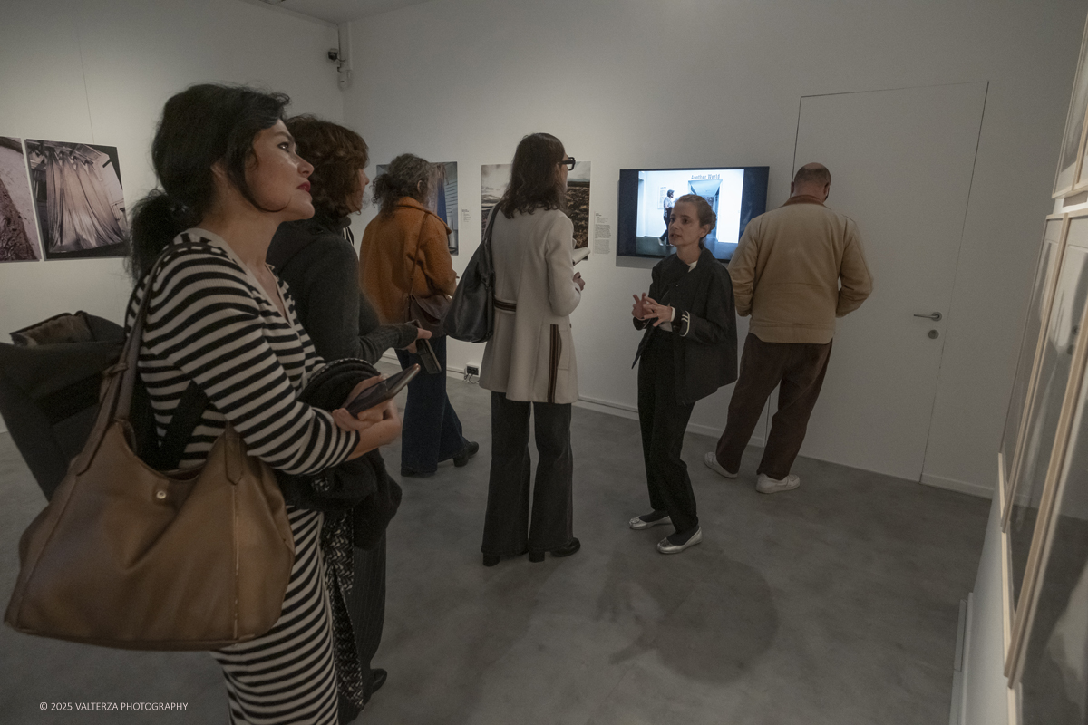 _DSF3734.jpg - 21/1072025. The Soul Trembles, la grande mostra monografica dedicata all’artista giapponese Chiharu Shiota arriva al MAO in anteprima nazionale - e per la prima volta in assoluto in un museo di arte asiatica. Nella foto in visita alla mostra