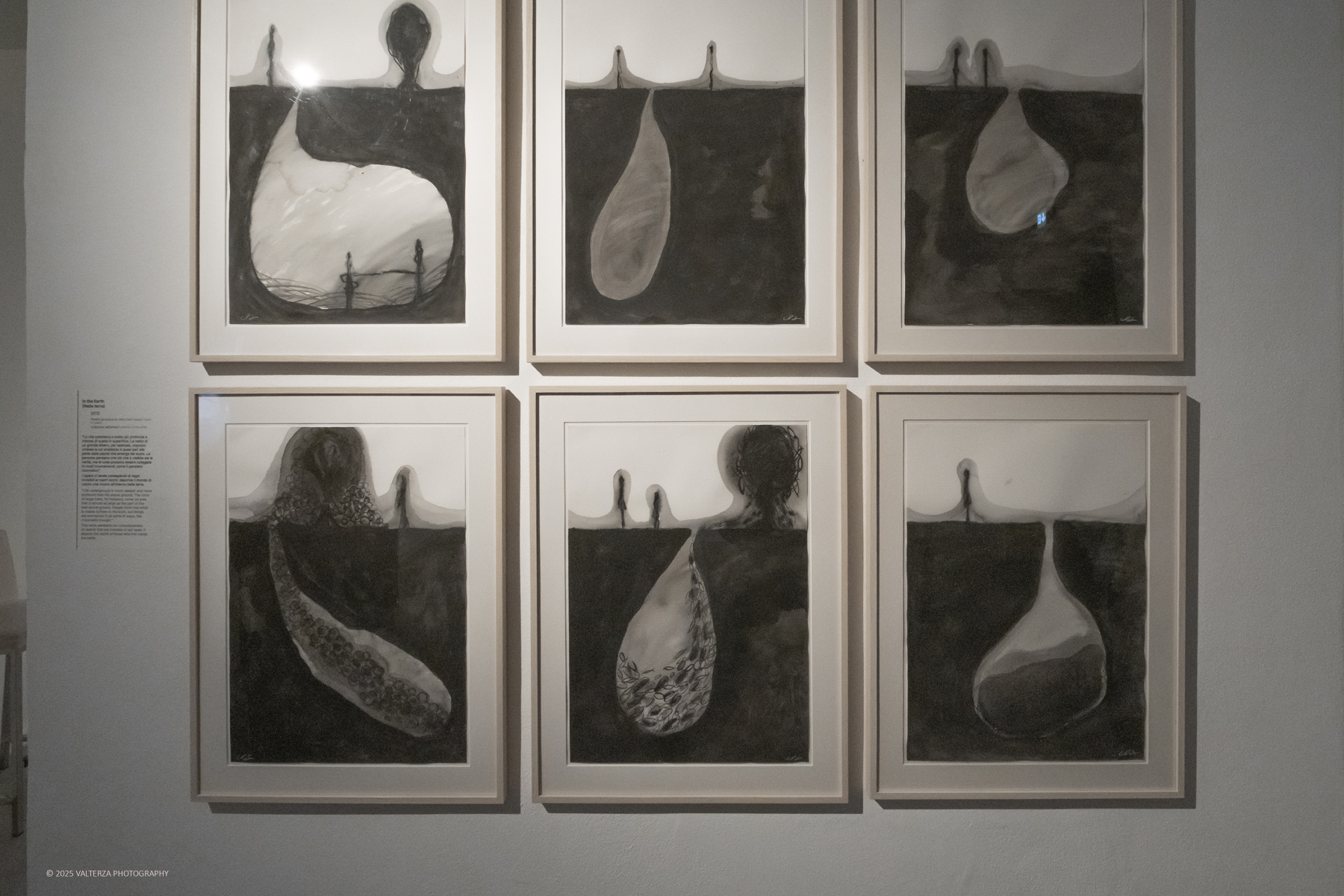 _DSF3743.jpg - 21/1072025. The Soul Trembles, la grande mostra monografica dedicata all’artista giapponese Chiharu Shiota arriva al MAO in anteprima nazionale - e per la prima volta in assoluto in un museo di arte asiatica. Nella foto opera nella terra 2012