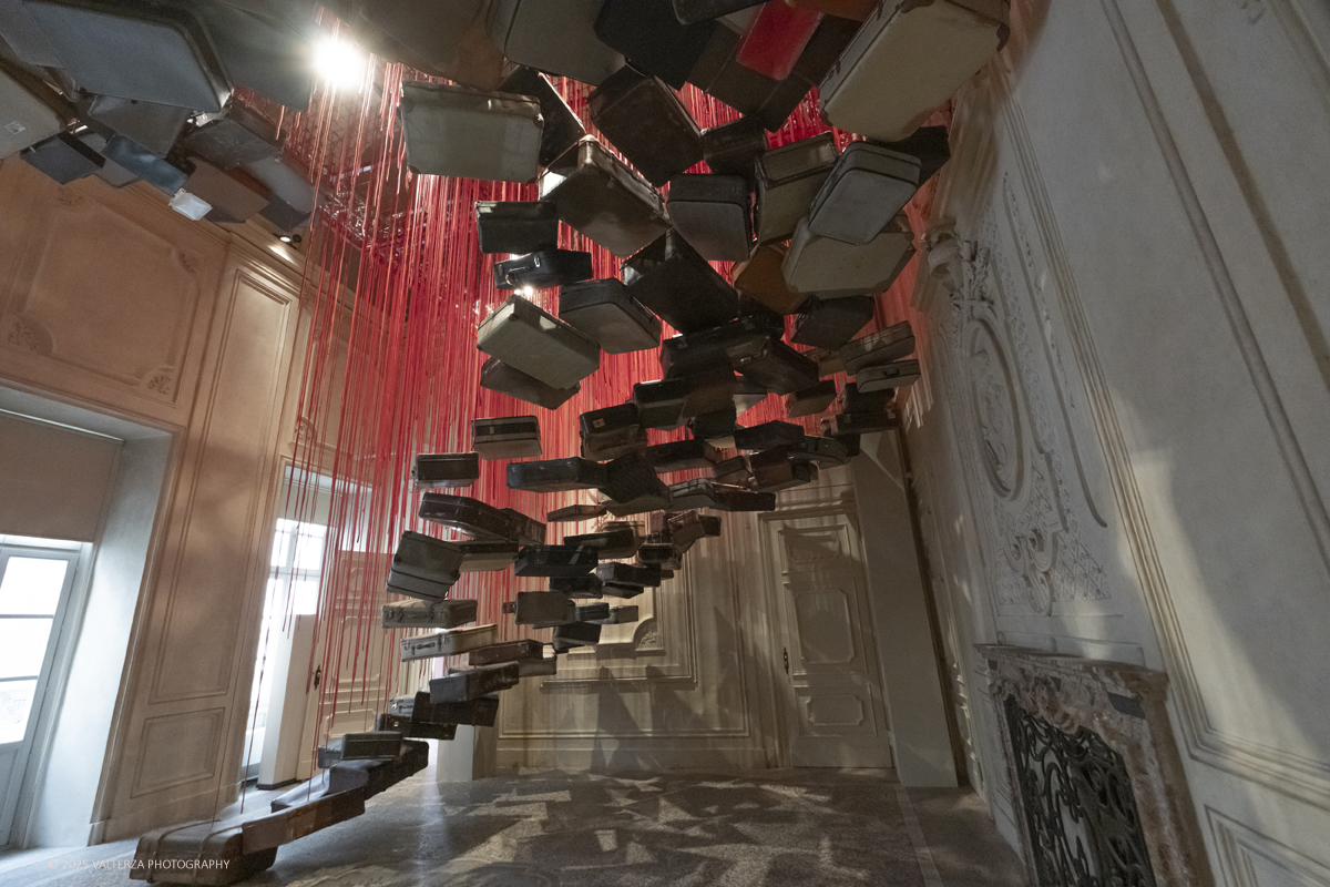 _DSF3789.jpg - 21/1072025. The Soul Trembles, la grande mostra monografica dedicata all’artista giapponese Chiharu Shiota arriva al MAO in anteprima nazionale - e per la prima volta in assoluto in un museo di arte asiatica. Nella foto opera Accumulazione : alla ricerca della destinazione  2014/2025