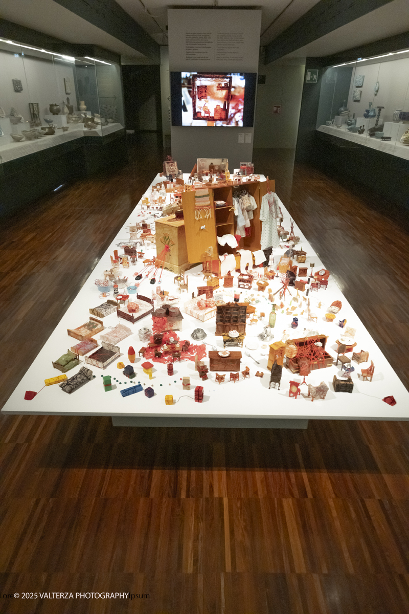 _DSF3866.jpg - 21/1072025. The Soul Trembles, la grande mostra monografica dedicata all’artista giapponese Chiharu Shiota arriva al MAO in anteprima nazionale - e per la prima volta in assoluto in un museo di arte asiatica. Nella foto  parte dell'allestimento