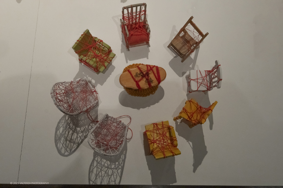 _DSF3896.jpg - 21/1072025. The Soul Trembles, la grande mostra monografica dedicata all’artista giapponese Chiharu Shiota arriva al MAO in anteprima nazionale - e per la prima volta in assoluto in un museo di arte asiatica. Nella foto opera Collegare piccoli ricordi