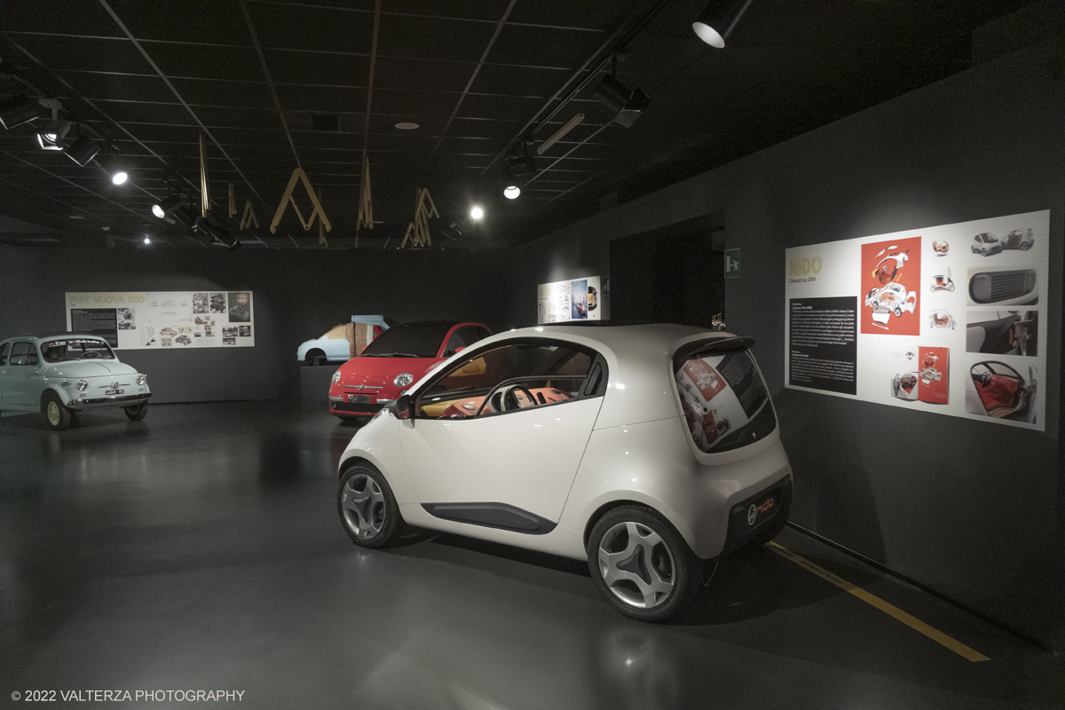 _DSF9546.jpg - 29/11/2022. Torino. Una doppia mostra realizzata dal MAUTO â€“ Museo Nazionale dellâ€™Automobile di Torino e ADI Design Museum â€“ Compasso dâ€™Oro di Milano: due sedi espositive, una a Torino    lâ€™altra a Milano, per raccontare il rapporto tra industrial design e car design, la scuola milanese e quella torinese, due cittÃ  che si guardano in modo non sempre lineare. Nella foto parte dell'allestimento della mostra