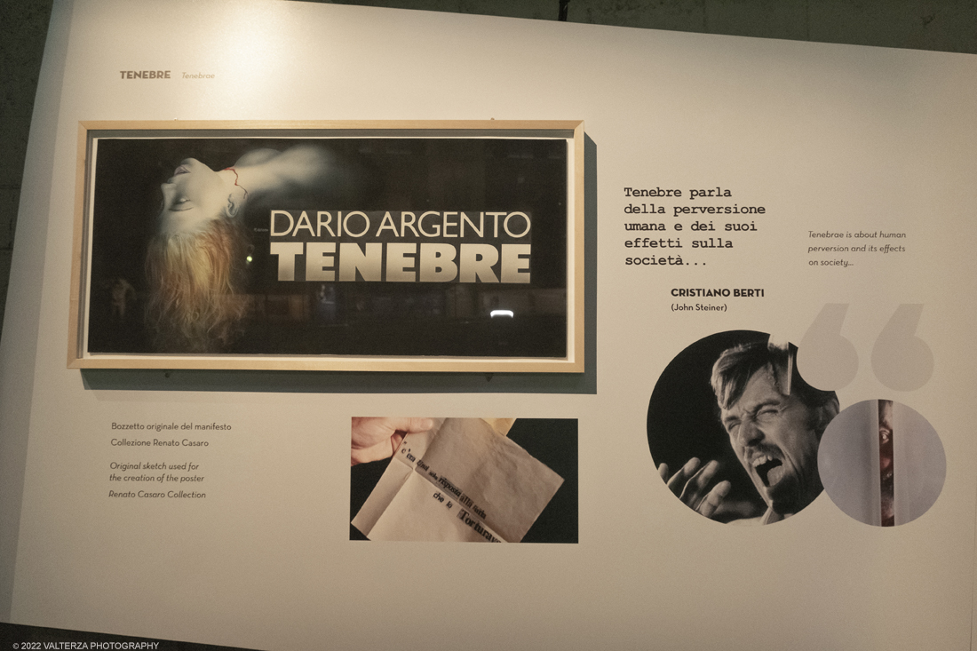 _DSF1185.jpg - 05/04/2022. Torino. Presentata la prima mostra dedicata a un grande maestro del cinema: il regista, sceneggiatore e produttore Dario Argento (Roma, 1940). Nella foto materiale del film tenebre 1983