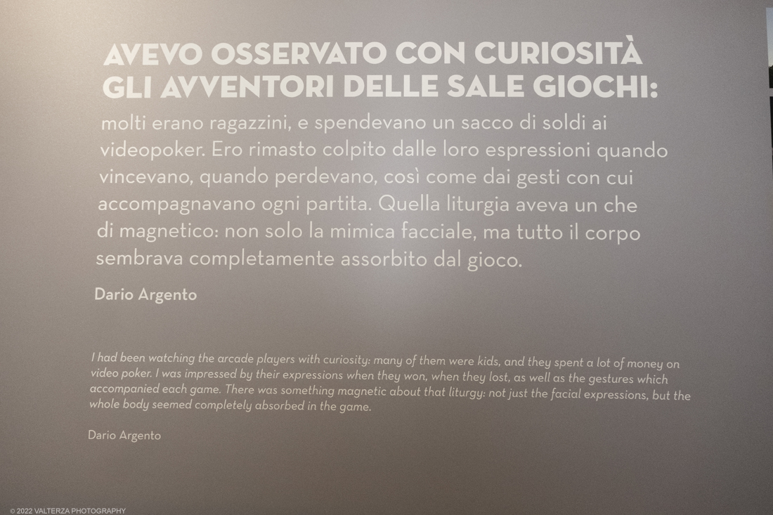 _DSF1252.jpg - 05/04/2022. Torino. Presentata la prima mostra dedicata a un grande maestro del cinema: il regista, sceneggiatore e produttore Dario Argento (Roma, 1940). Nella foto materiale del film Il cartaio 2004