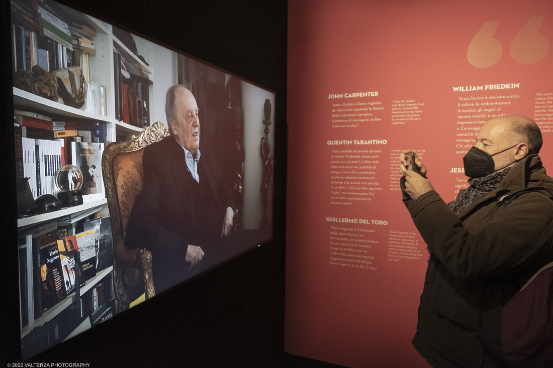 _DSF1304.jpg - 05/04/2022. Torino. Presentata la prima mostra dedicata a un grande maestro del cinema: il regista, sceneggiatore e produttore Dario Argento (Roma, 1940). Nella foto installazione audiovisiva