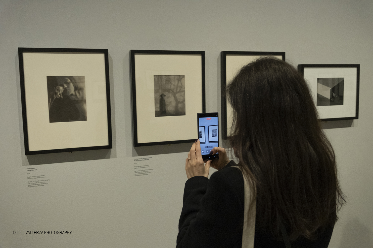 DSCF0541.jpg - 11/02/2026. Torino. CAMERA | EDWARD WESTON. La materia delle forme. Con una selezione di 171 immagini, molte delle quali vintage, il percorso espositivo â€“ curato da SÃ©rgio Mah â€“ si configura come unâ€™ampia antologia che ripercorre tutte le fasi della produzione di Edward Weston (Illinois, 1886 - California, 1958)  Nella foto in visita alla mostra