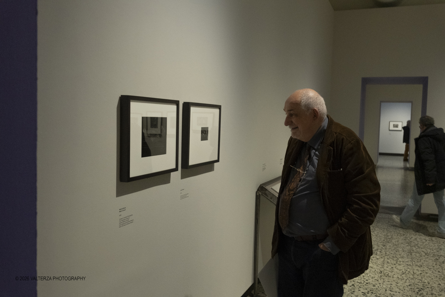 DSCF0573.jpg - 11/02/2026. Torino. CAMERA | EDWARD WESTON. La materia delle forme. Con una selezione di 171 immagini, molte delle quali vintage, il percorso espositivo â€“ curato da SÃ©rgio Mah â€“ si configura come unâ€™ampia antologia che ripercorre tutte le fasi della produzione di Edward Weston (Illinois, 1886 - California, 1958)  Nella foto in visita alla mostra