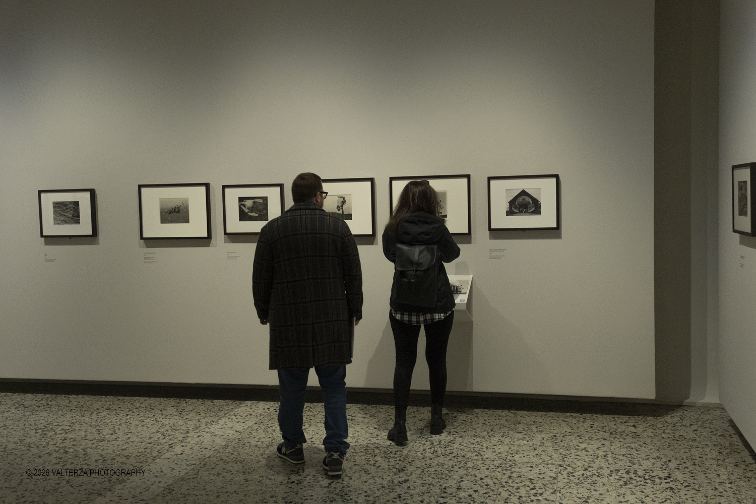 DSCF0628.jpg - 11/02/2026. Torino. CAMERA | EDWARD WESTON. La materia delle forme. Con una selezione di 171 immagini, molte delle quali vintage, il percorso espositivo â€“ curato da SÃ©rgio Mah â€“ si configura come unâ€™ampia antologia che ripercorre tutte le fasi della produzione di Edward Weston (Illinois, 1886 - California, 1958)  Nella foto in visita alla mostra