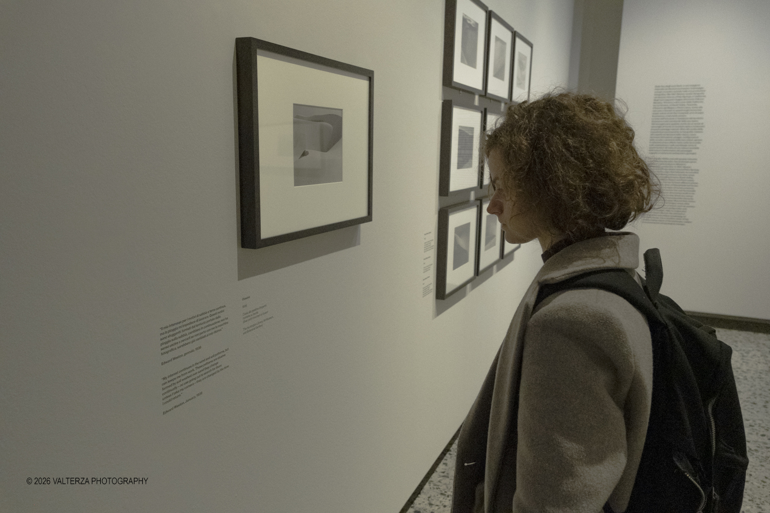 DSCF0668.jpg - 11/02/2026. Torino. CAMERA | EDWARD WESTON. La materia delle forme. Con una selezione di 171 immagini, molte delle quali vintage, il percorso espositivo â€“ curato da SÃ©rgio Mah â€“ si configura come unâ€™ampia antologia che ripercorre tutte le fasi della produzione di Edward Weston (Illinois, 1886 - California, 1958)  Nella foto in visita alla mostra