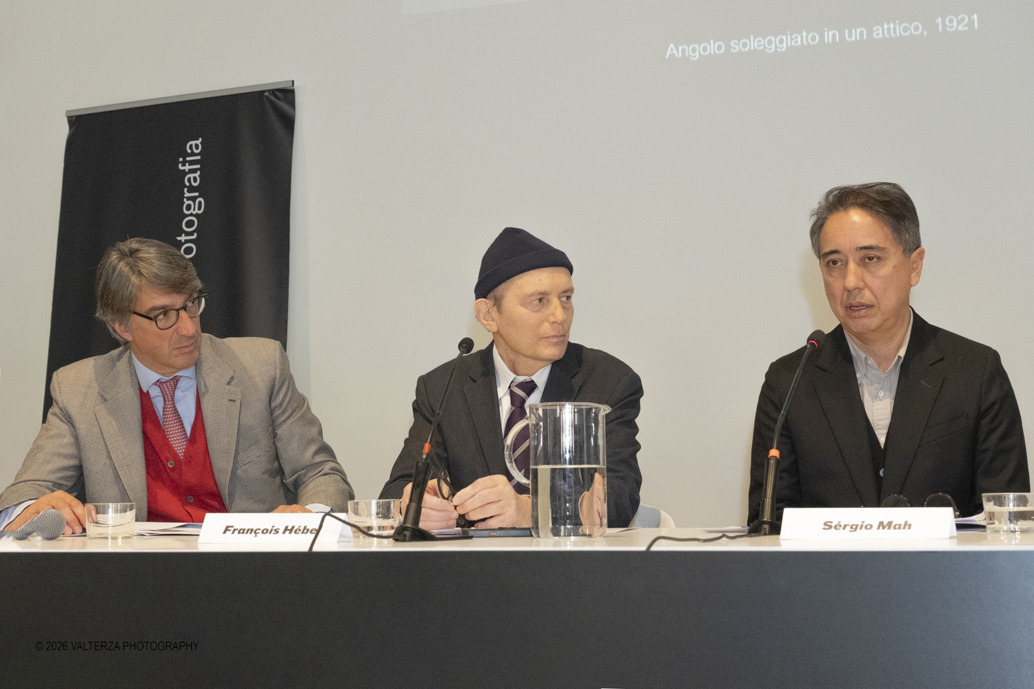 DSCF0850.jpg - 11/02/2026. Torino. CAMERA | EDWARD WESTON. La materia delle forme. Con una selezione di 171 immagini, molte delle quali vintage, il percorso espositivo â€“ curato da SÃ©rgio Mah â€“ si configura come unâ€™ampia antologia che ripercorre tutte le fasi della produzione di Edward Weston (Illinois, 1886 - California, 1958)  Nella foto un monento della conferenza Stampa con il tavolo dei  relatori Emanuele Chieli Presidentedi Camera.FranÃ§ois HÃ©bel nuovo Direttore Artistico, Sergio Mah Curatore della mostra