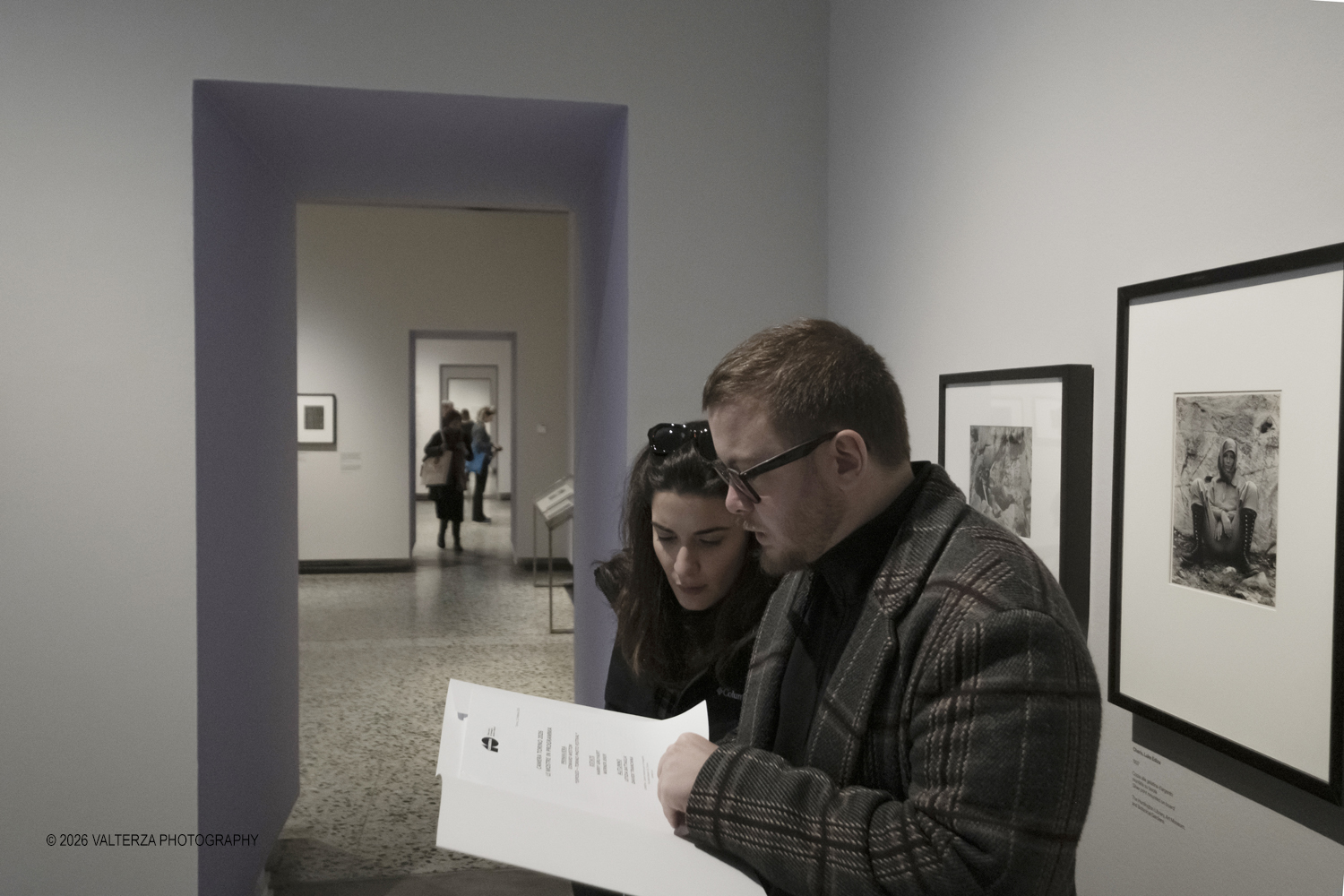 _DSF5492.jpg - 111/02/2026. Torino. CAMERA | EDWARD WESTON. La materia delle forme. Con una selezione di 171 immagini, molte delle quali vintage, il percorso espositivo â€“ curato da SÃ©rgio Mah â€“ si configura come unâ€™ampia antologia che ripercorre tutte le fasi della produzione di Edward Weston (Illinois, 1886 - California, 1958)  Nella foto il cortometraggio The Photographer del regista Willard Van Dyke (26â€™, Stati Uniti, 1948)