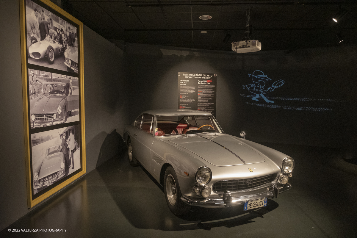 _DSF9349.jpg - 27/06/2022. Torino. Nel mondo del collezionismo di automobili dâ€™epoca, dove il valore delle vetture storiche registra notevoli tassi di crescita i casi di contraffazione sono sempre piÃ¹ numerosi. Al MAUTO la nuova mostra sul tema. Nella foto una Ferrari 250 GTE 2+2 originale viene esposta a confronto con un fake Replica Ferrari 250 Berlinetta SWB