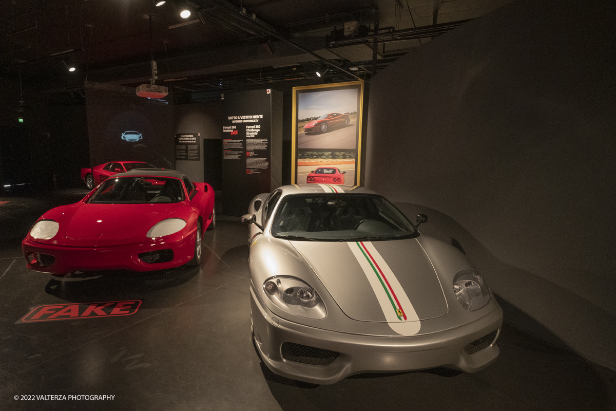_DSF9367.jpg - 27/06/2022. Torino. Nel mondo del collezionismo di automobili dâ€™epoca, dove il valore delle vetture storiche registra notevoli tassi di crescita i casi di contraffazione sono sempre piÃ¹ numerosi. Al MAUTO la nuova mostra sul tema. Nella foto una Ferrari 360 Challenge stradale viene esposta a confronto con il fake replica Ferrari360 Modena