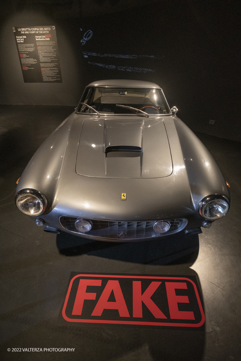 _DSF9379.jpg - 27/06/2022. Torino. Nel mondo del collezionismo di automobili dâ€™epoca, dove il valore delle vetture storiche registra notevoli tassi di crescita i casi di contraffazione sono sempre piÃ¹ numerosi. Al MAUTO la nuova mostra sul tema. Nella foto una Ferrari 250 GTE 2+2 originale viene esposta a confronto con un fake Replica Ferrari 250 Berlinetta SWB