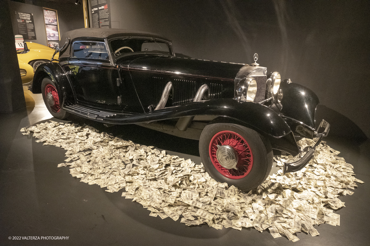 _DSF9387.jpg - 27/06/2022. Torino. Nel mondo del collezionismo di automobili dâ€™epoca, dove il valore delle vetture storiche registra notevoli tassi di crescita i casi di contraffazione sono sempre piÃ¹ numerosi. Al MAUTO la nuova mostra sul tema. Nella foto l'ngresso alla mostra con l'originale di una Mercedes Benz 540 K