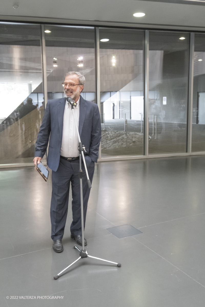 _DSF9409.jpg - 27/06/2022. Torino. Nel mondo del collezionismo di automobili dâ€™epoca, dove il valore delle vetture storiche registra notevoli tassi di crescita i casi di contraffazione sono sempre piÃ¹ numerosi. Al MAUTO la nuova mostra sul tema. Nella foto GiosuÃ¨ Boetto Cohen illustra i contenuti della mostra