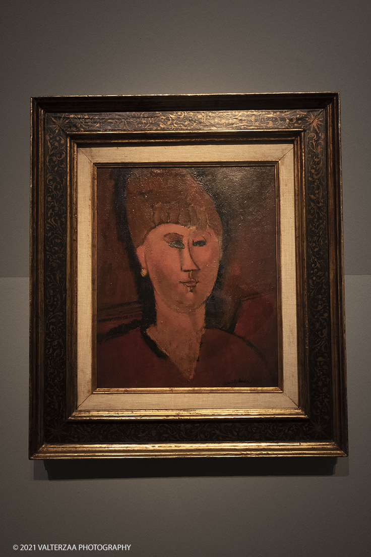 _DSF3218.jpg - 12/10/2021. Torino. Il percorso espositivo, della mostra alla GAM, presenta oltre 60 capolavori dellâ€™artista livornese , si articola in nove sezioni e copre un ampio arco cronologico che dal 1854 giunge al 1894, dalla sperimentazione macchiaiola e da opere capitali degli anni Sessanta e Settanta fino alle tele dellâ€™etÃ  matura, che ne rivelano lo sguardo acuto e innovatore, capace di aperture sullâ€™imminente â€™900.  Opera La ragazza rossa