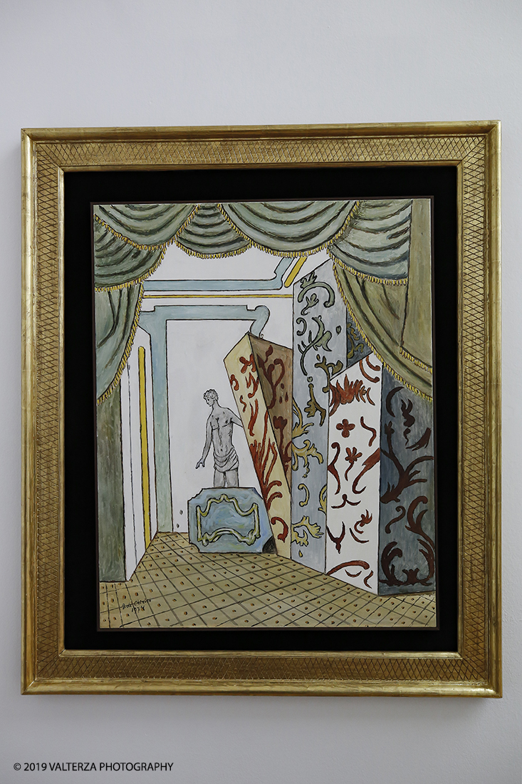 _X9B8087.jpg - 18/04/2019. Torino, La GAM di Torino presenta la grande mostra Giorgio de Chirico. Ritorno al Futuro, Neometafisica e Arte Contemporanea, un dialogo tra la pittura neometafisica di Giorgio de Chirico (Volo, Grecia, 1888 â€“ Roma, 1978) e le generazioni di artisti che, in particolare dagli anni Sessanta in poi, si sono ispirati alla sua opera, riconoscendolo come il maestro che ha anticipato la loro nuova visione e che con la sua neometafisica si Ã¨ posto in un confronto diretto con gli autori piÃ¹ giovani. Nella foto De Chrico; mistero in una stanza d'albergo a Venezia; Olio su tela 1974