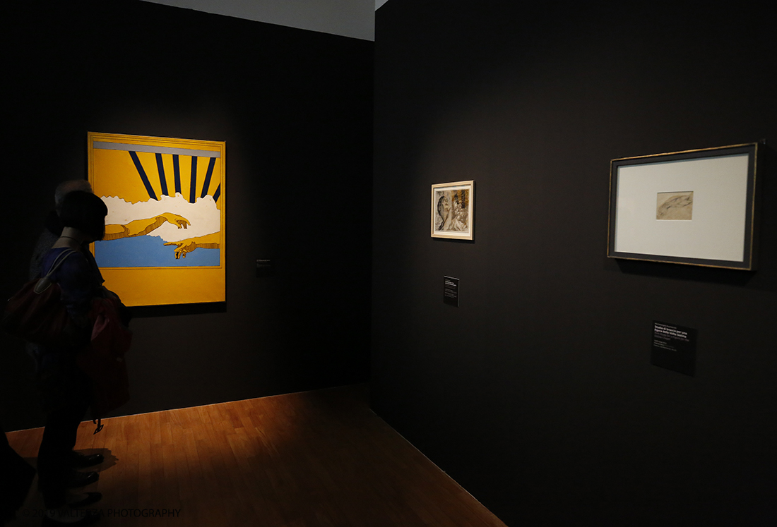 _X9B8143.jpg - 18/04/2019. Torino, La GAM di Torino presenta la grande mostra Giorgio de Chirico. Ritorno al Futuro, Neometafisica e Arte Contemporanea, un dialogo tra la pittura neometafisica di Giorgio de Chirico (Volo, Grecia, 1888 â€“ Roma, 1978) e le generazioni di artisti che, in particolare dagli anni Sessanta in poi, si sono ispirati alla sua opera, riconoscendolo come il maestro che ha anticipato la loro nuova visione e che con la sua neometafisica si Ã¨ posto in un confronto diretto con gli autori piÃ¹ giovani. Nella foto una sala dedicata alla sezione speciale Verso Michelangelo