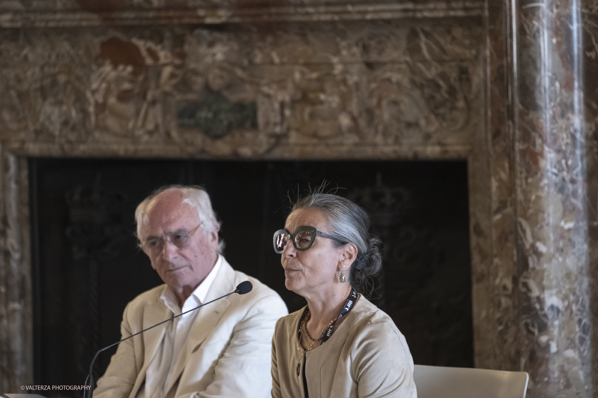 DSCF0152.jpg - 30-05-2025. Torino.  Giuseppe Maraniello, Mostra Asa Nisi Masa. Nella foto tefania Dassi responsabile Giardini Reali e l'artista Giuseppe Maraniello
