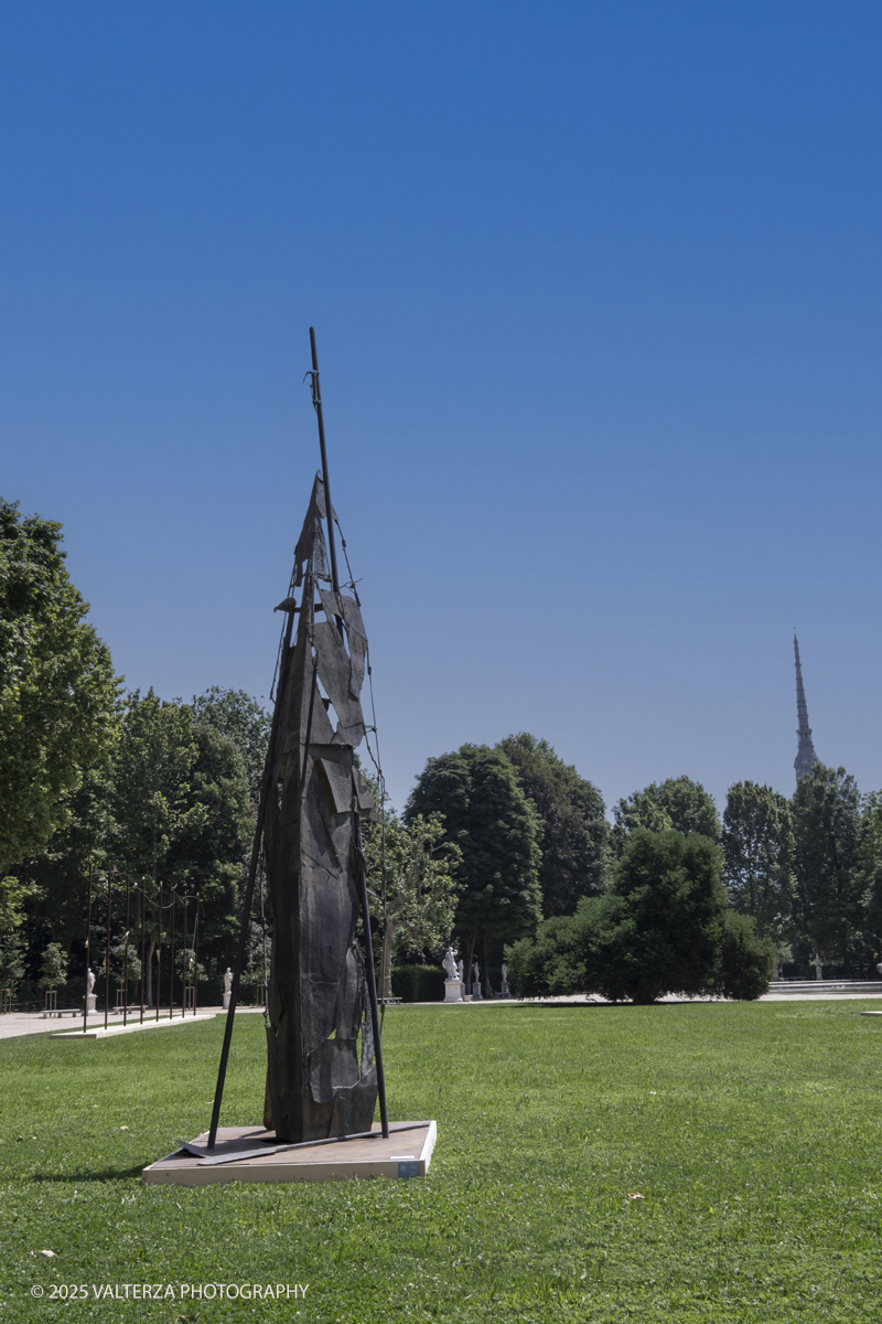 _DSF8273.jpg - 30-05-2025. Torino.  Giuseppe Maraniello, Mostra Asa Nisi Masa. Giuseppe Maraniello Asa Nisi Masa. Nella foto una delle opere grandiose esposta nei Giardini Reali